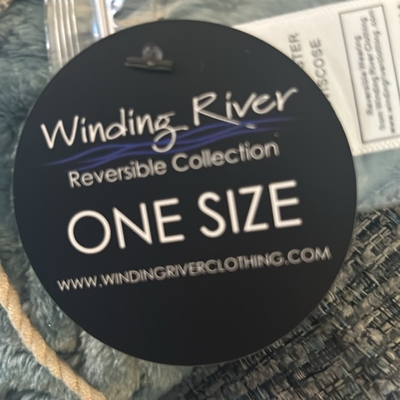 Black & White Daisy Reversible Wrap by Winding River - Picture 5 of 5